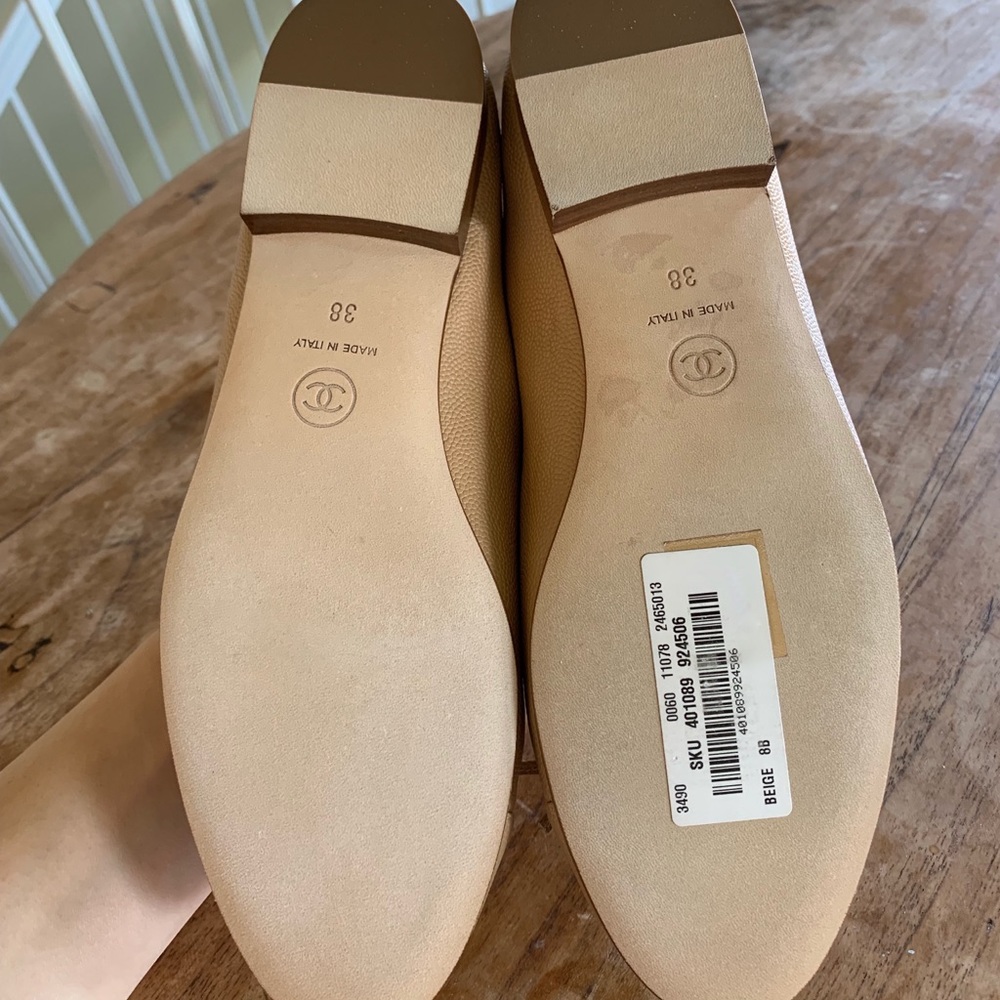 NIB CHANEL Beige Caviar Leather Flats 38 - Picture 8 of 8